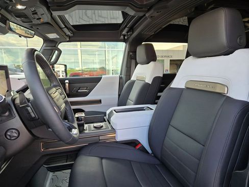 Used 2025 GMC Hummer EV 3X w/ LPO, Cargo Utility Package image 29