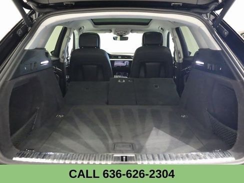 Used 2021 Audi e-tron Premium w/ Convenience Plus Package image 29