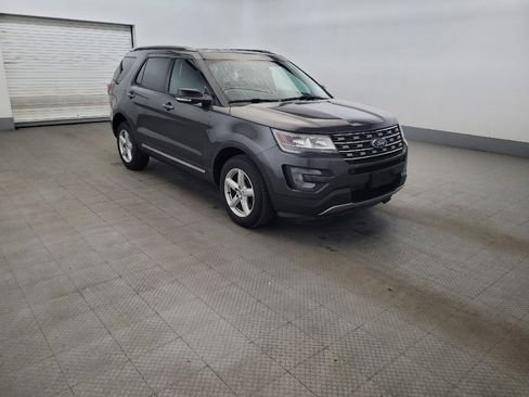 Used 2017 Ford Explorer XLT AWD/4WD image 13