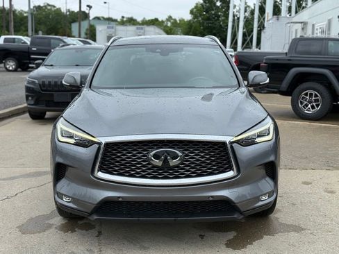 Used 2019 INFINITI QX50 Essential w/ Sensory Package AWD/4WD image 3