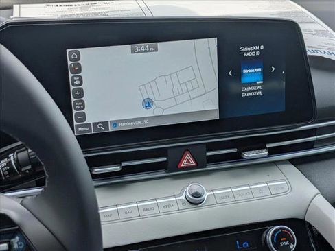 New 2025 Hyundai Elantra Limited image 13