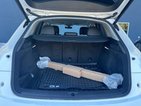 Used 2021 Audi Q5 Premium w/ Convenience Package image 16