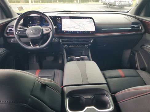 Used 2025 Chevrolet Traverse RS w/ LPO, Floor Liner Package image 15