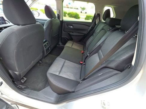 Used 2024 Nissan Rogue SV FWD image 23