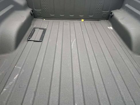 Used 2023 Jeep Gladiator Sport image 11