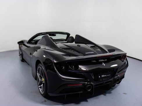 Certified 2022 Ferrari F8 Tributo image 25
