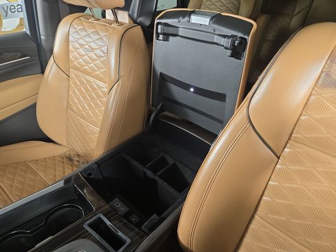 Certified 2022 Cadillac Escalade Sport w/ Touring Package image 29