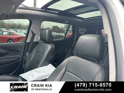 Used 2019 GMC Terrain SLT w/ Preferred Package image 3