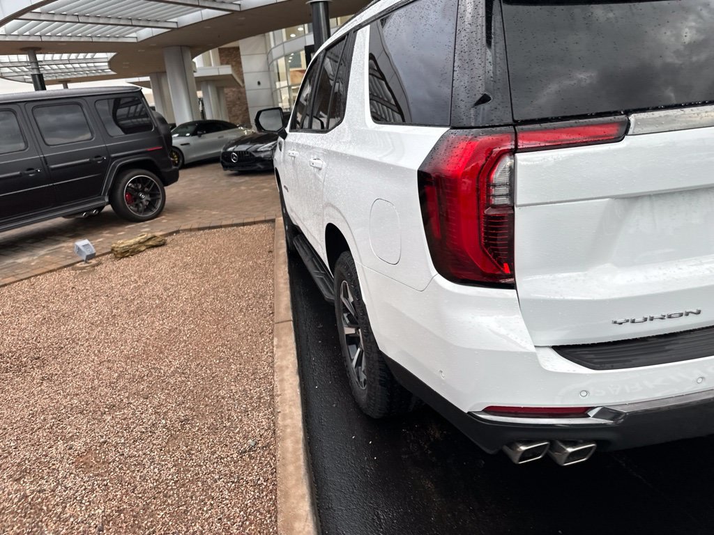 Used 2026 GMC Yukon AT4 AWD/4WD image 4