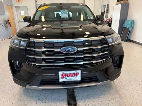 Used 2025 Ford Explorer Active w/ Active Comfort Package AWD/4WD image 4