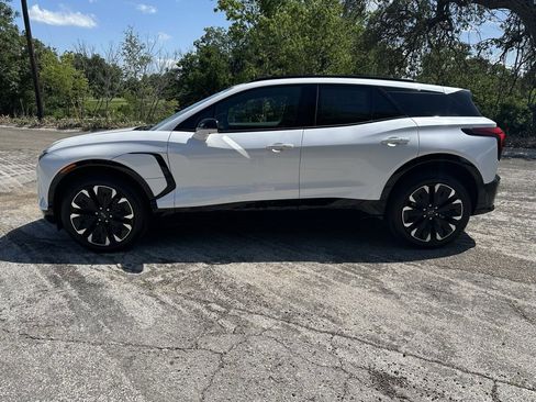 New 2025 Chevrolet Blazer EV RS image 2