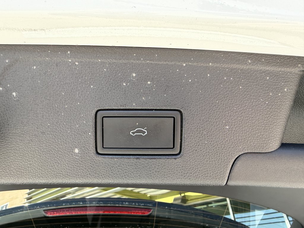 Used 2024 Volkswagen Atlas Cross Sport SE w/ Panoramic Sunroof Package FWD image 37