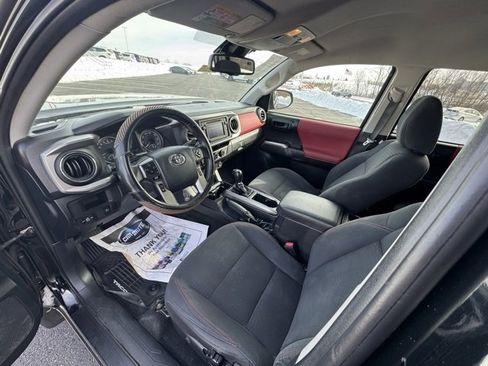 Used 2018 Toyota Tacoma SR5 image 11