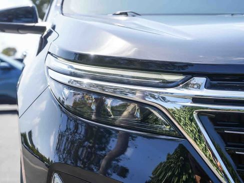 Used 2023 Chevrolet Equinox Premier FWD image 9