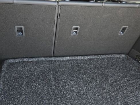 New 2026 Volkswagen Tiguan SE R-Line FWD image 9