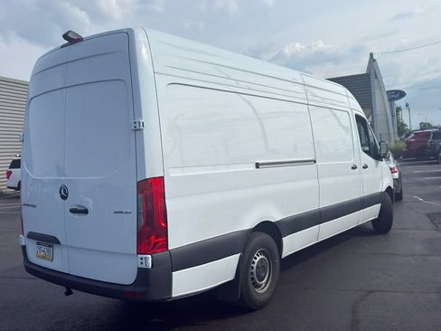 Used 2025 Mercedes-Benz Sprinter 2500 image 4
