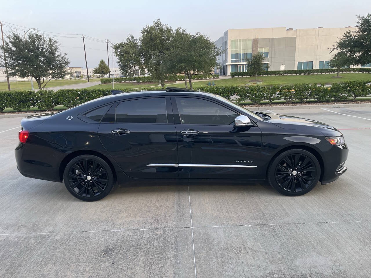 Used 2018 Chevrolet Impala Premier w/ Premier Confidence Package FWD image 17