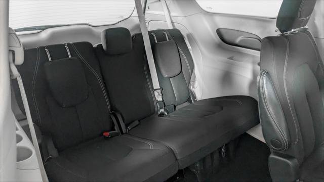 Used 2023 Chrysler Voyager LX FWD image 21