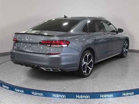 Used 2022 Volkswagen Passat 2.0T R-Line image 6