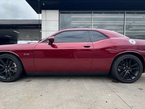 Used 2023 Dodge Challenger R/T image 3