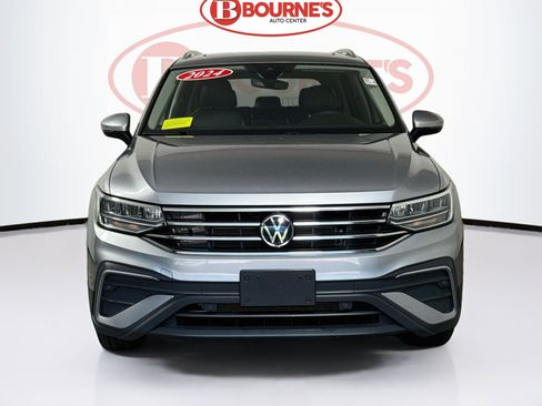 Used 2024 Volkswagen Tiguan SE AWD/4WD image 6