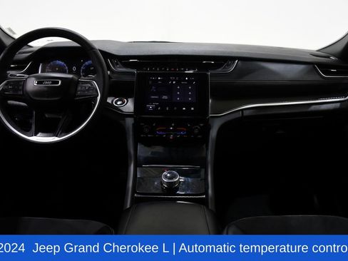 Used 2024 Jeep Grand Cherokee L Laredo image 8
