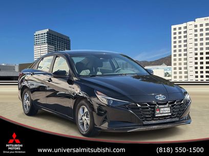 Used 2022 Hyundai Elantra SE w/ Cargo Package