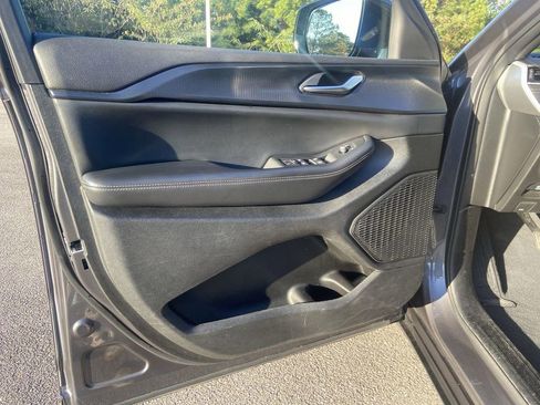 Used 2023 Jeep Grand Cherokee L Laredo image 22