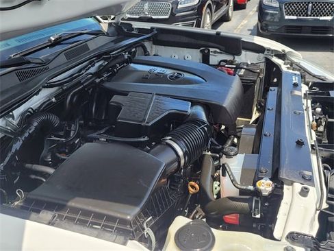 Used 2018 Toyota Tacoma TRD Sport image 24