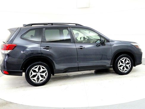 Used 2019 Subaru Forester Premium image 6