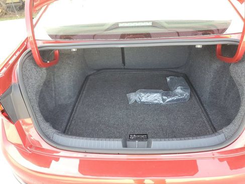 Certified 2024 Volkswagen Jetta SE w/ Panoramic Sunroof Package FWD image 14