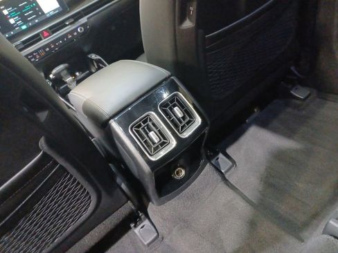 Used 2024 Kia Sorento SX image 23