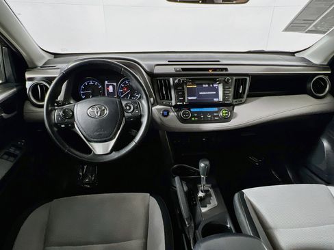 Used 2018 Toyota RAV4 XLE AWD/4WD image 30