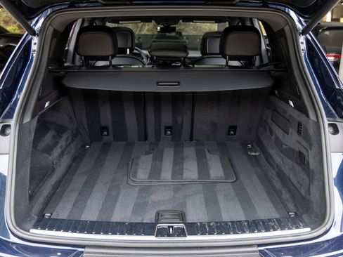 Certified 2024 Porsche Cayenne AWD/4WD image 45