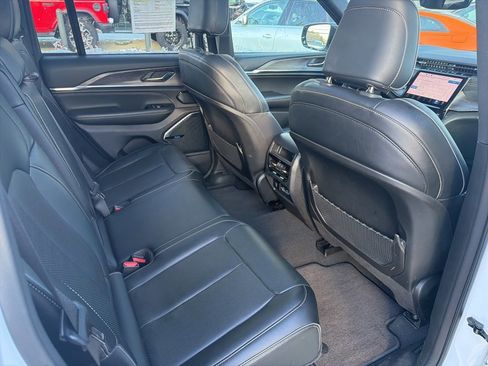 Used 2024 Jeep Grand Cherokee Overland w/ Trailer Tow Package image 26