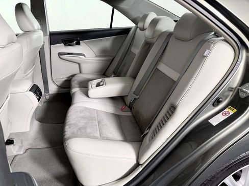 Used 2012 Toyota Camry XLE w/ Leather Pkg FWD image 38