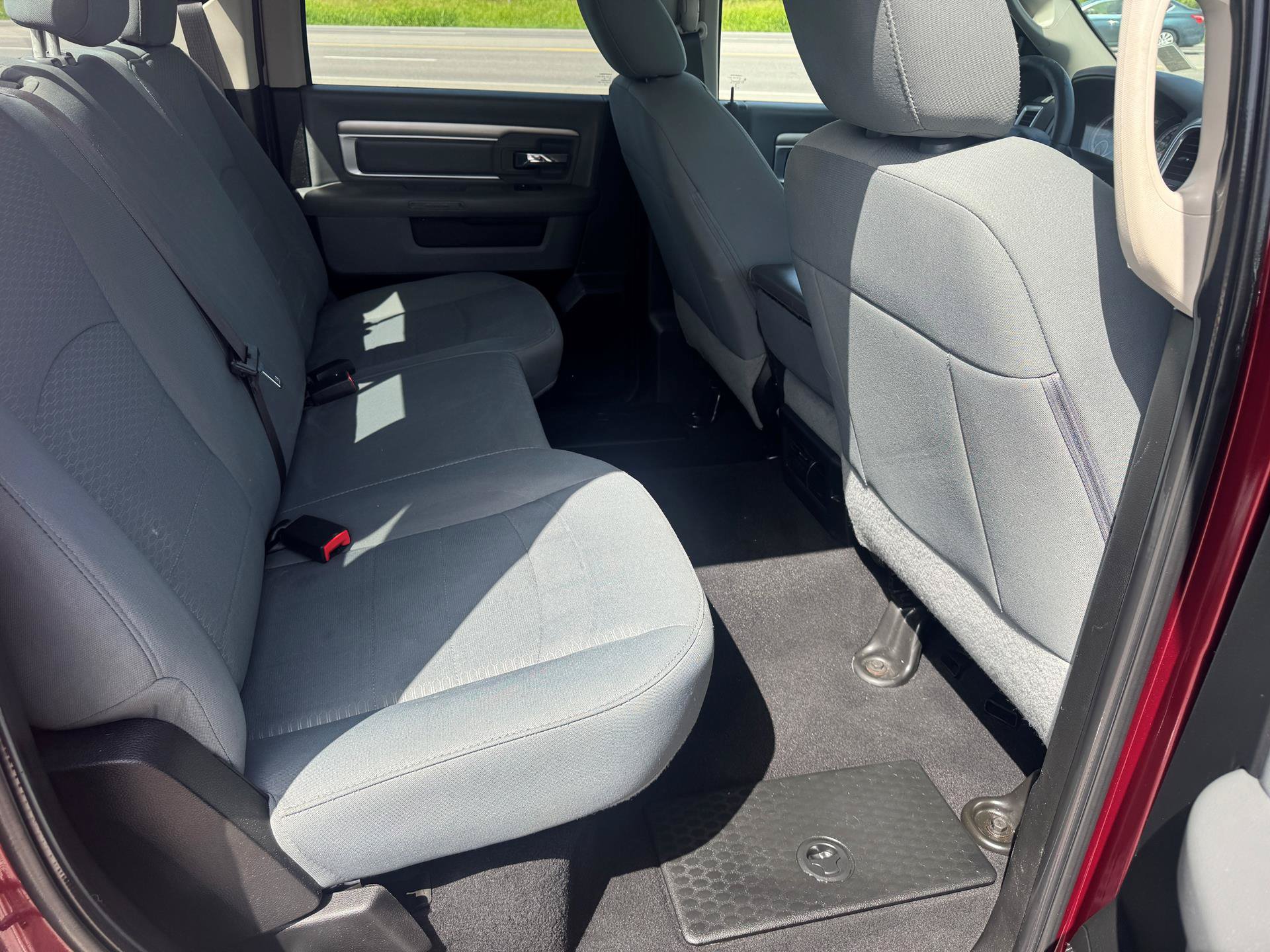 Used 2019 RAM 1500 Classic SLT AWD/4WD image 11