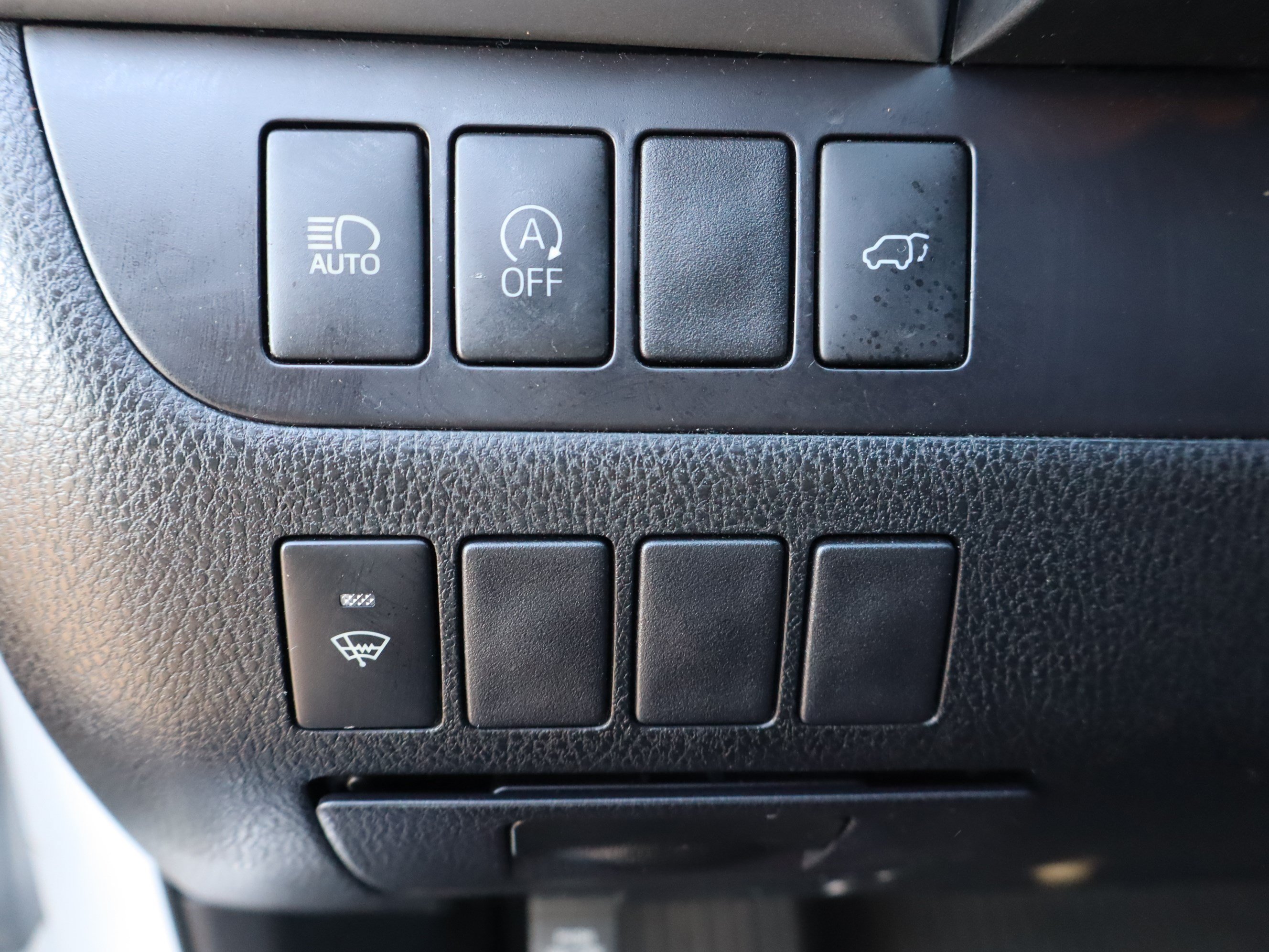 Used 2019 Toyota Highlander XLE AWD/4WD image 21