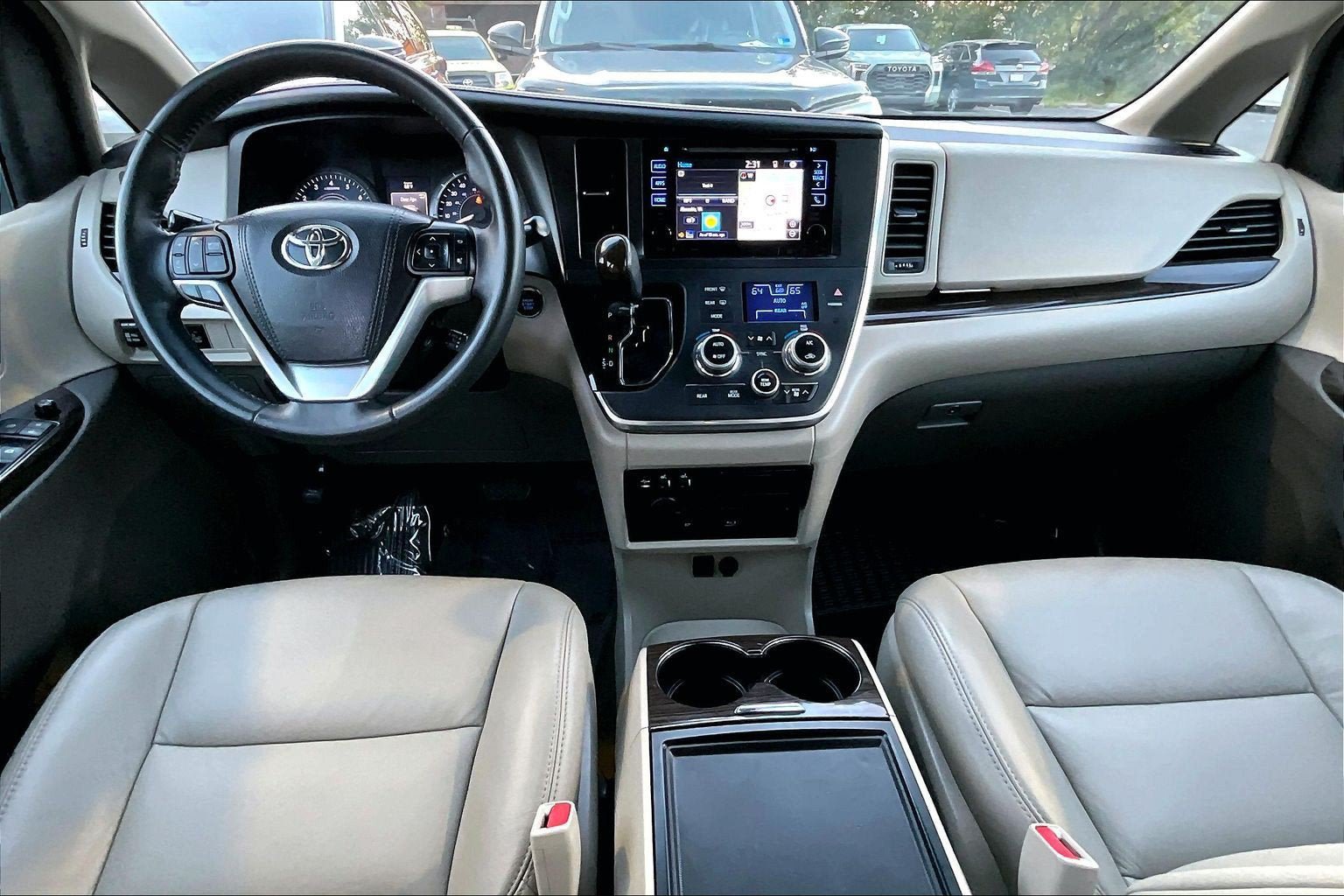 Used 2016 Toyota Sienna XLE Premium FWD image 14