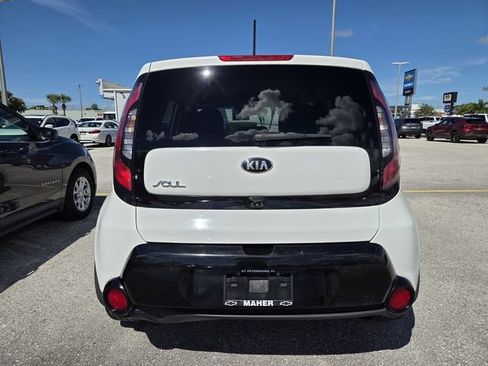 Used 2016 Kia Soul + FWD image 4