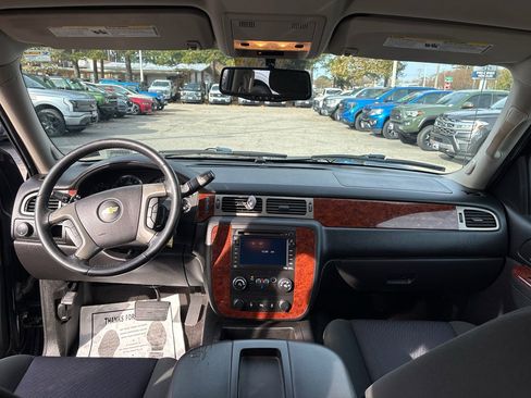 Used 2013 Chevrolet Avalanche LS image 13