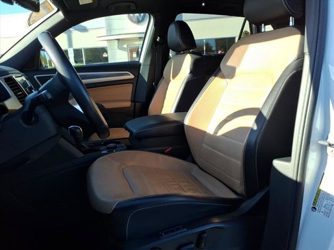 Used 2022 Volkswagen Atlas Cross Sport SEL Premium R-Line image 12