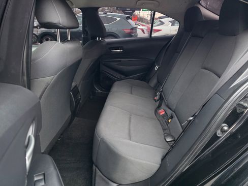 Used 2021 Toyota Corolla LE image 11