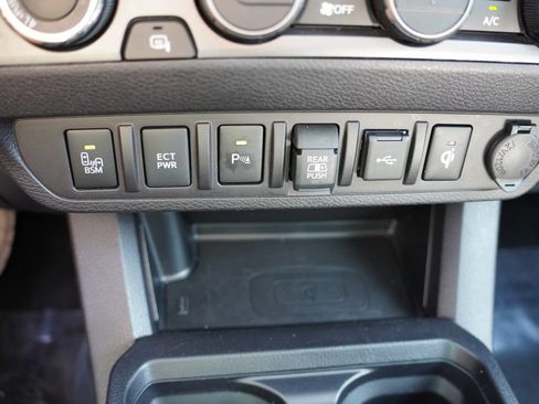 Used 2023 Toyota Tacoma TRD Pro AWD/4WD image 31