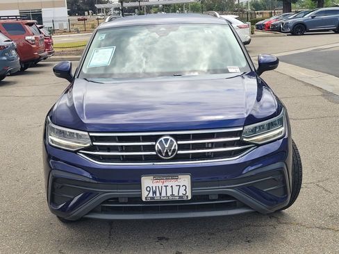 Used 2022 Volkswagen Tiguan SE FWD image 2