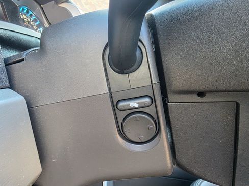 Used 2011 Ford F150 Platinum image 29