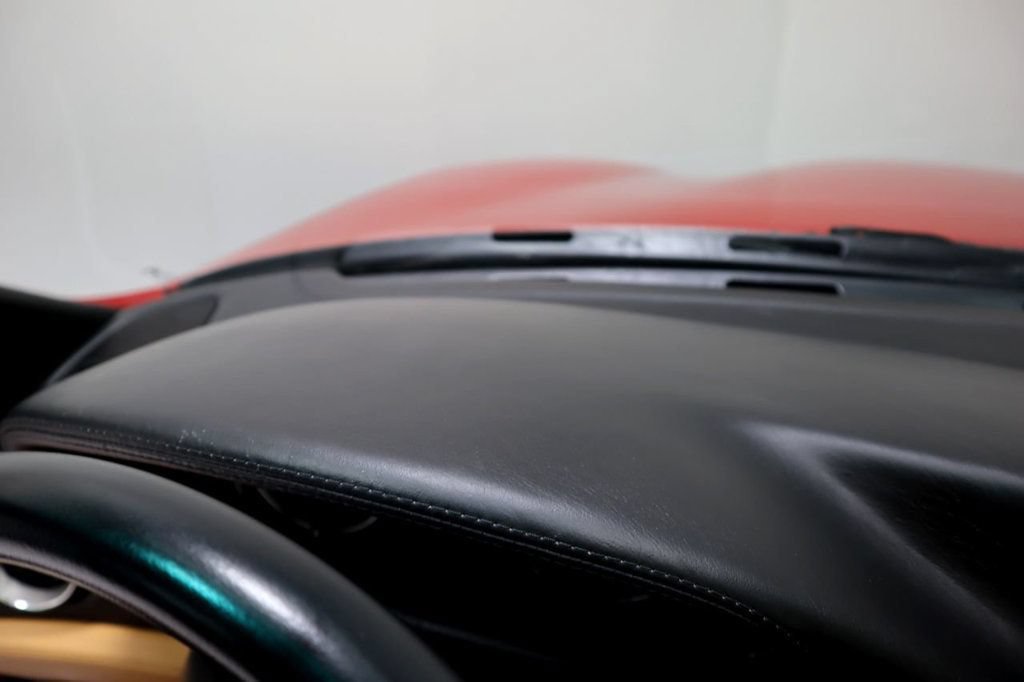 Used 1999 Ferrari 550 Maranello Coupe RWD image 31