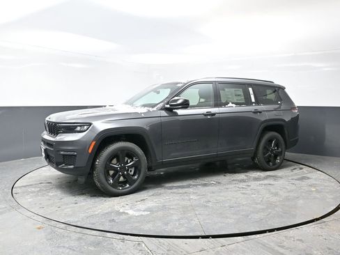New 2025 Jeep Grand Cherokee L Limited image 5