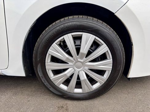 Used 2017 Toyota Corolla LE FWD image 15