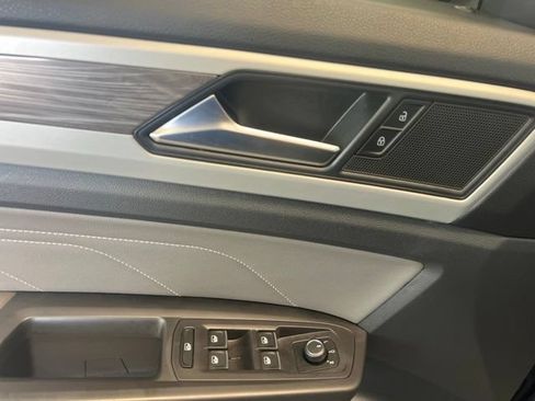 Used 2023 Volkswagen Atlas Cross Sport SE FWD image 28